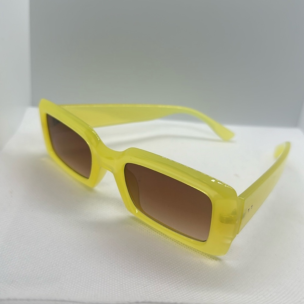 Retro-Chic Yellow Rectangular Sunglasses - 400 UV… - image 8